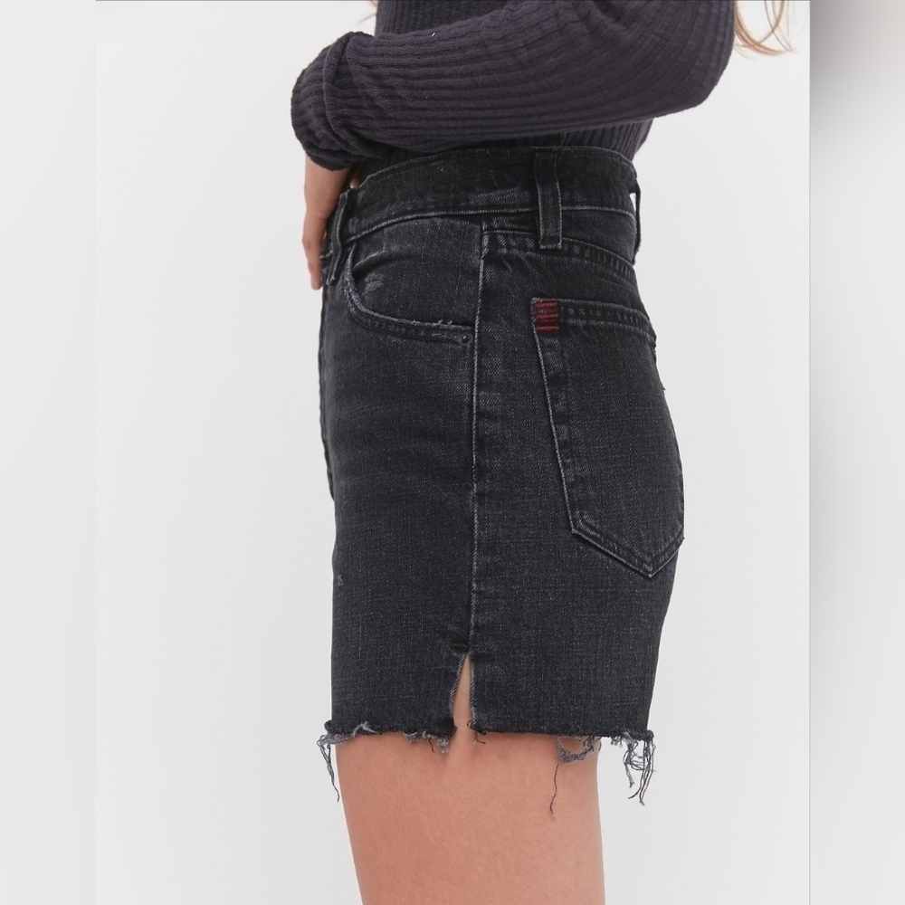UO BDG Girlfriend High Rise Black Denim Shorts Distressed Cut Off